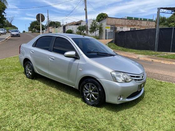 TOYOTA ETIOS 1.5 XS SEDAN 16V FLEX 4P MANUAL